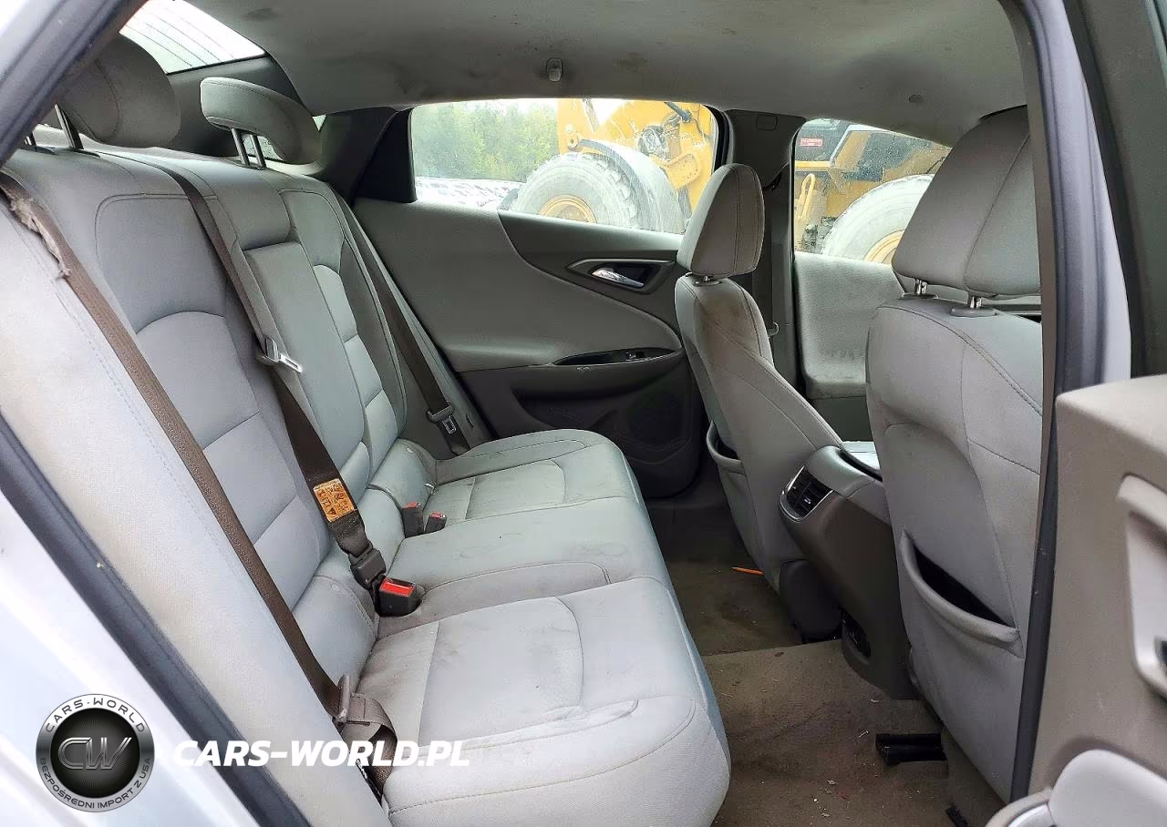 2018 Chevrolet Malibu Lt VIN:1G1ZD5ST8JF155354 - 10