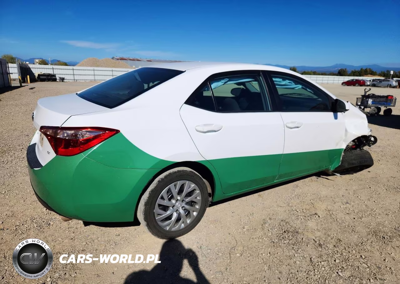 2019 Toyota Corolla Le VIN:2T1BURHE9KC186194 - 3