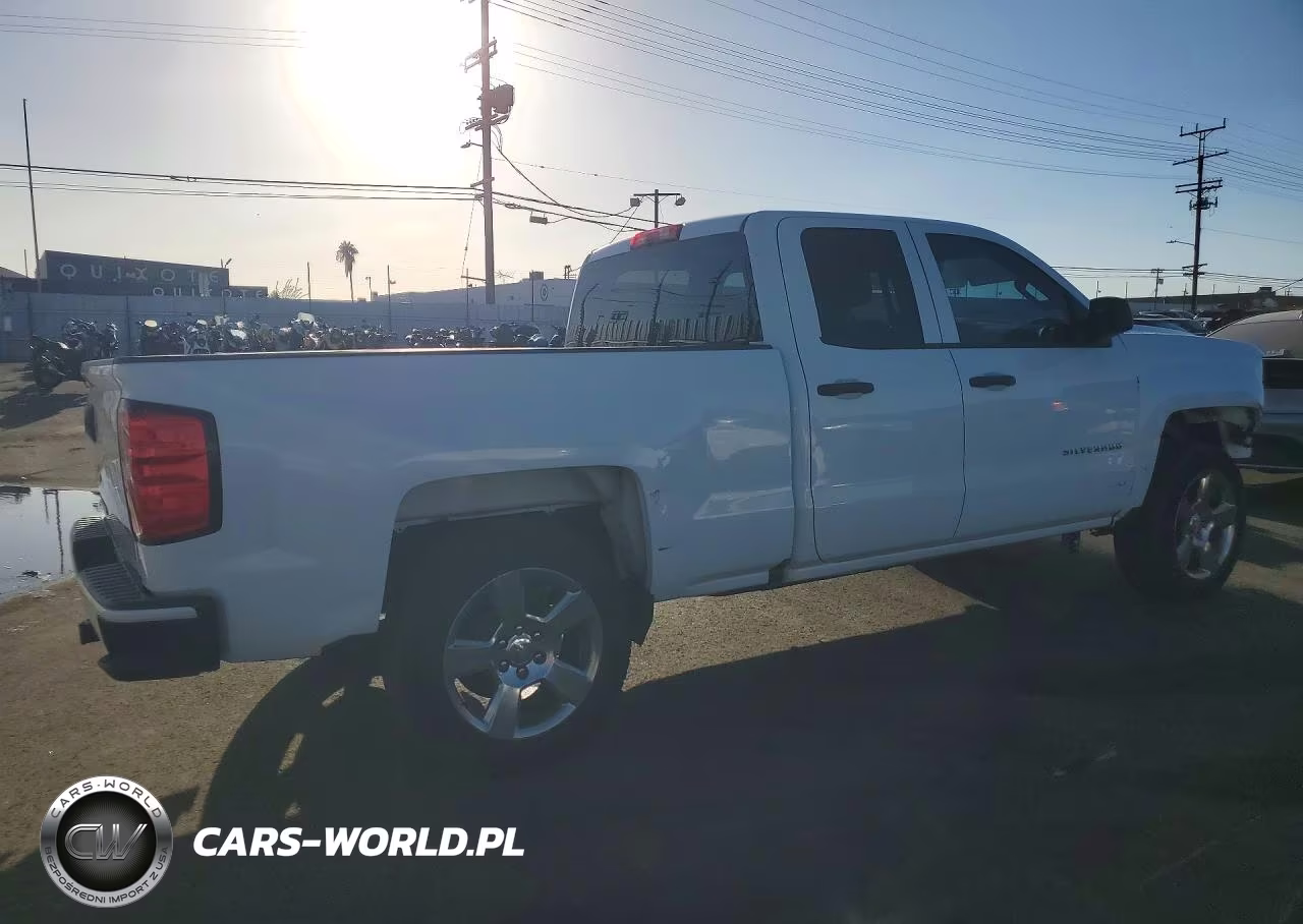 2017 Chevrolet Silverado K1500 VIN:1GCVKNEC7HZ237902 - 3