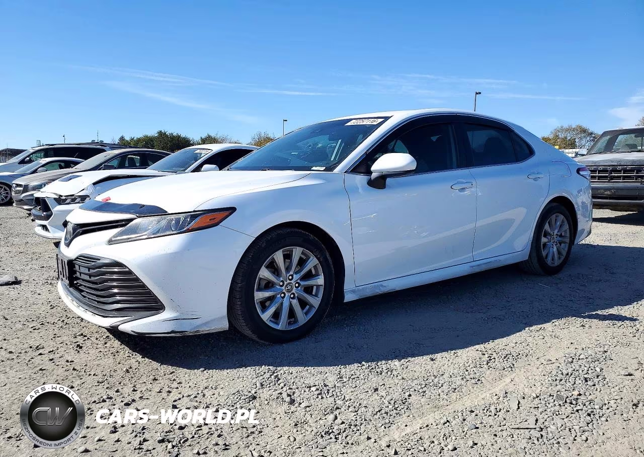 2019 Toyota Camry Le – zdjęcie 1 z 12