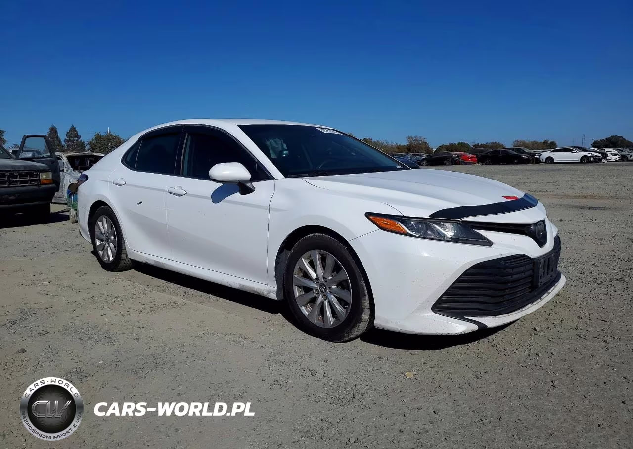 2019 Toyota Camry Le VIN:4T1B11HK6KU806773 - 4
