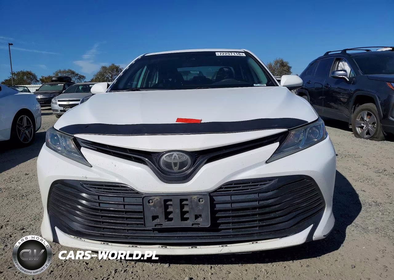 2019 Toyota Camry Le VIN:4T1B11HK6KU806773 - 5
