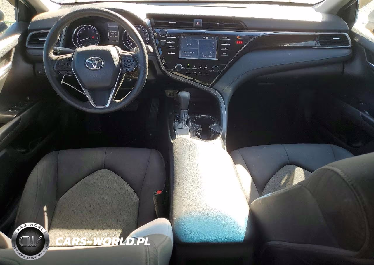 2019 Toyota Camry Le VIN:4T1B11HK6KU806773 - 8