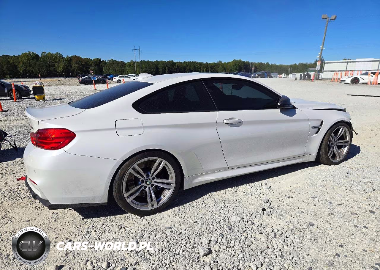 2015 BMW M4 VIN:WBS3R9C58FK331154 - 3