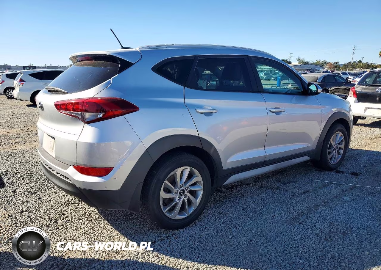2017 Hyundai Tucson Se VIN:KM8J33A41HU378293 - 3