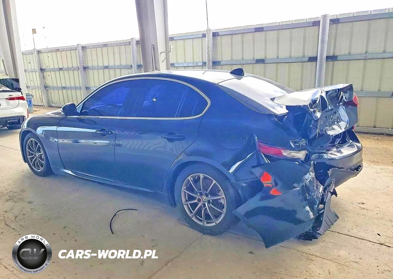 2018 Alfa Romeo Giulia VIN:ZARFAEBN1J7593122 - 2