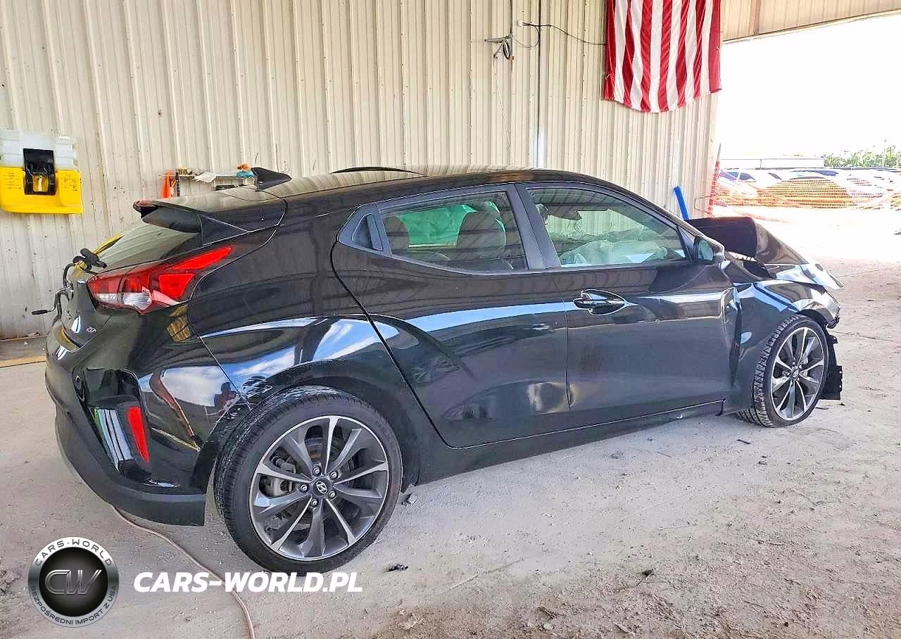 2020 Hyundai Veloster Base VIN:KMHTG6AF1LU029613 - 3