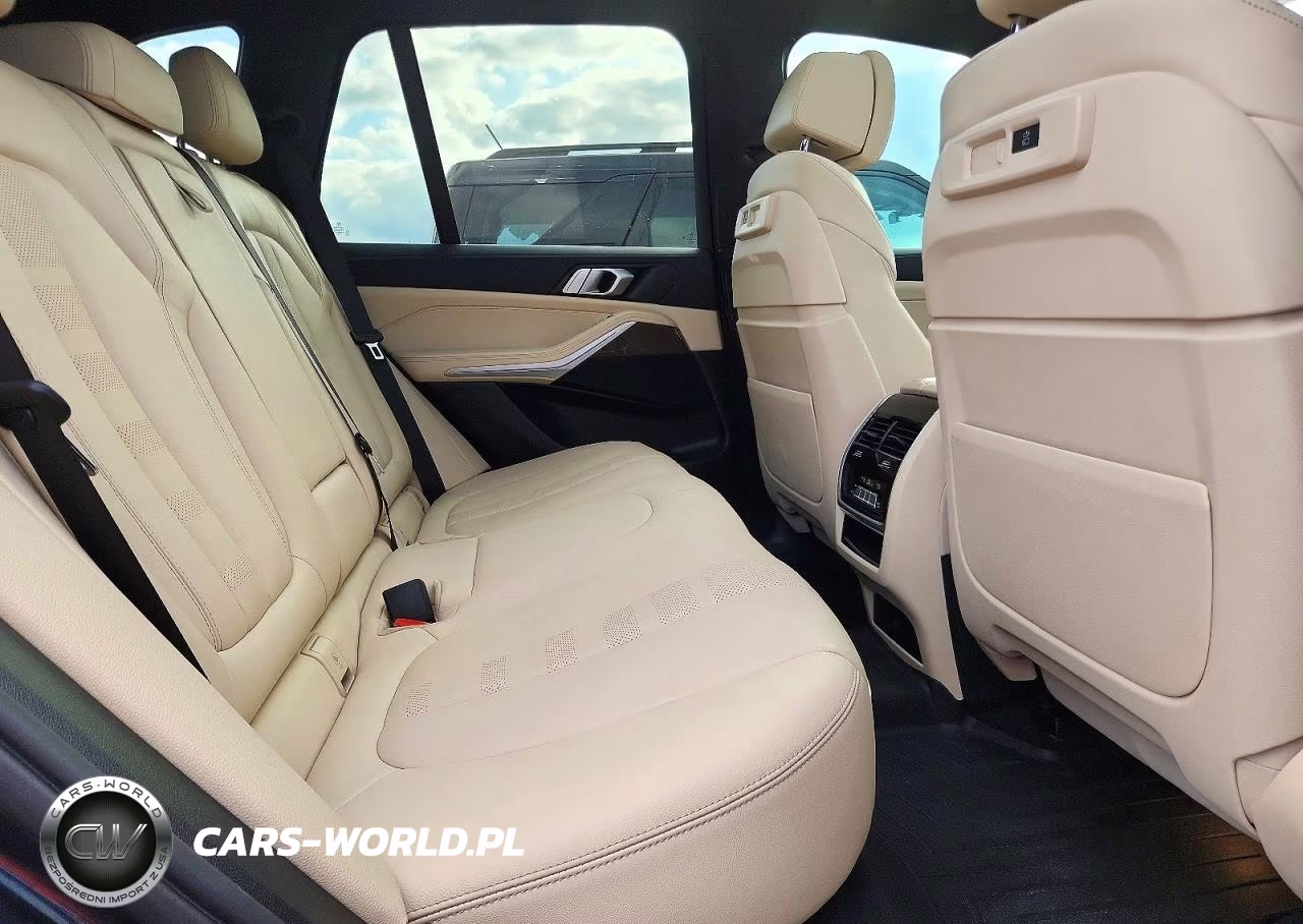 2022 BMW X5 xDrive45E VIN:5UXTA6C04N9K88762 - 11