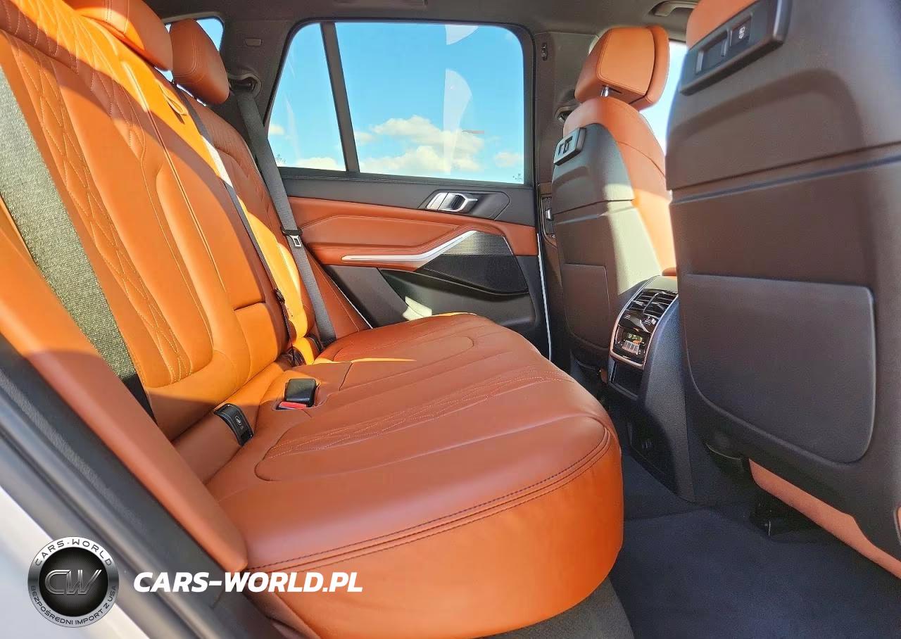2022 BMW X5 xDrive45E VIN:5UXTA6C0XN9M84589 - 11