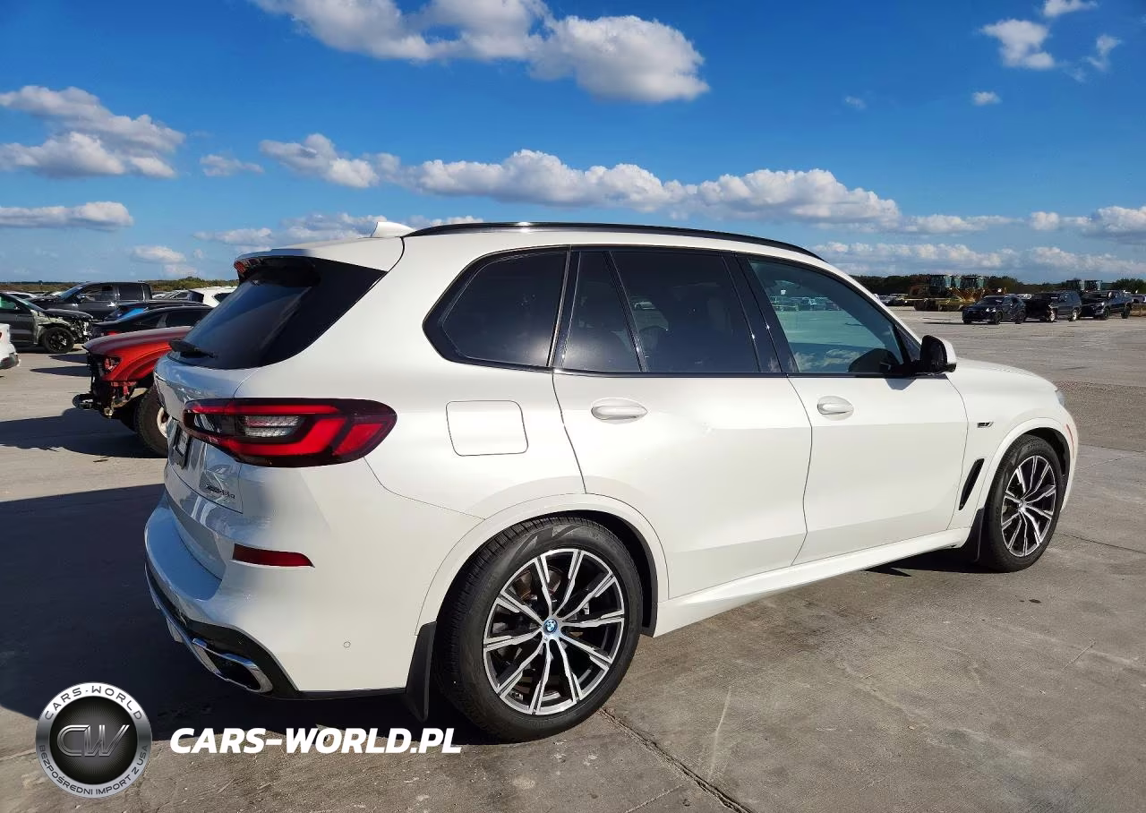 2022 BMW X5 xDrive45E VIN:5UXTA6C0XN9M84589 - 3