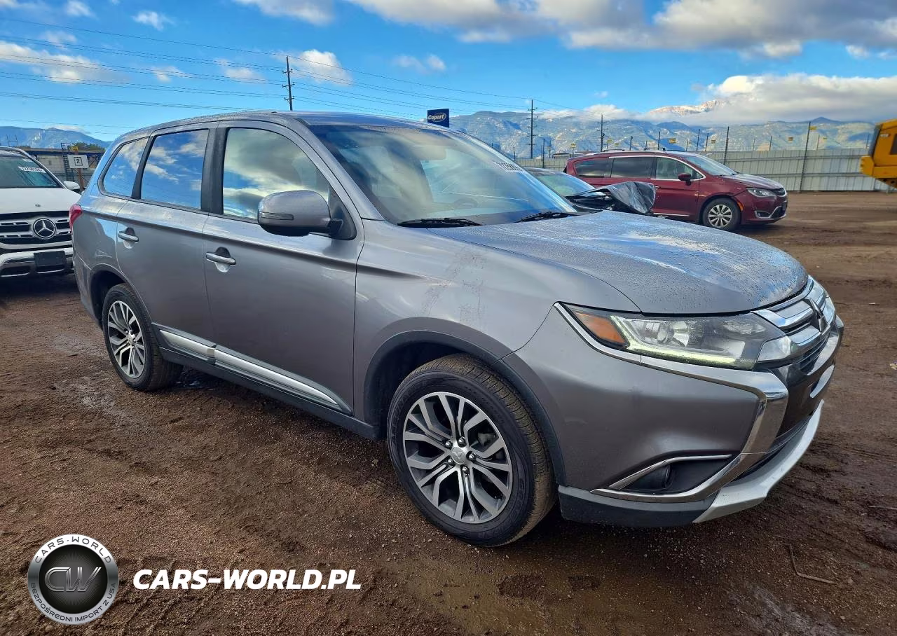 2018 Mitsubishi Outlander Se VIN:JA4AZ3A39JZ017049 - 4