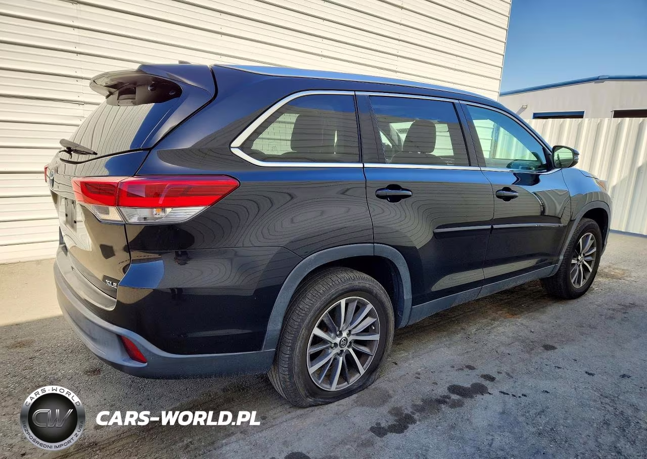 2019 Toyota Highlander Xle VIN:5TDKZRFH6KS345842 - 3