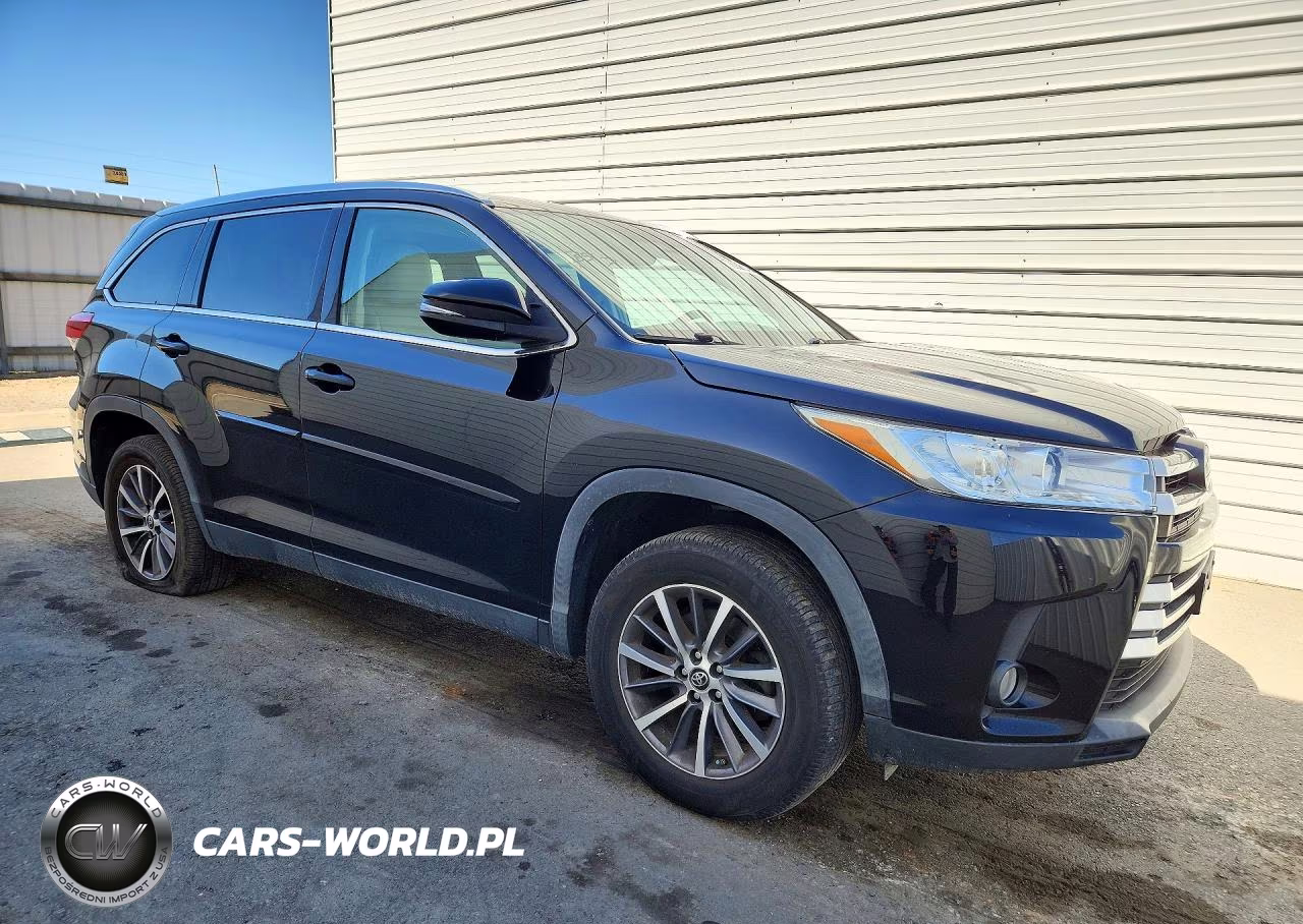 2019 Toyota Highlander Xle VIN:5TDKZRFH6KS345842 - 4