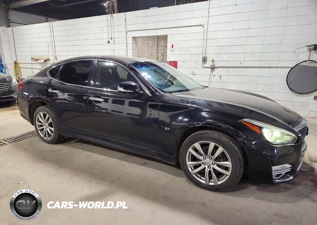 2015 Infiniti Q70 VIN:JN1BY1ARXFM561637 - 4