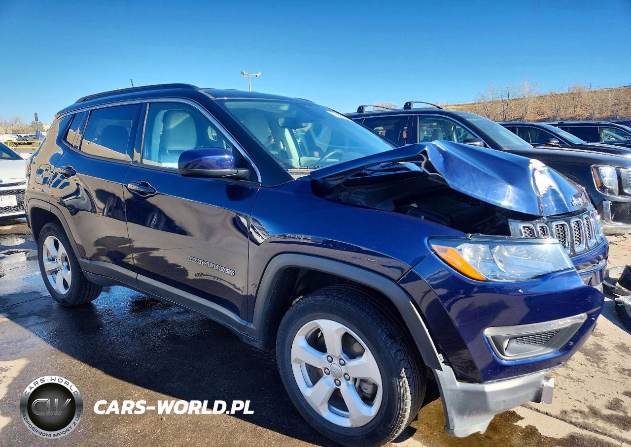 2019 Jeep Compass Latitude VIN:3C4NJDBB4KT628027 - 4