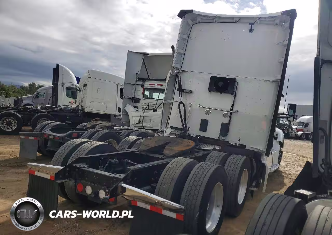 2019 Kenworth T680 Semi Truck VIN:1XKYD49X1KJ230016 - 4