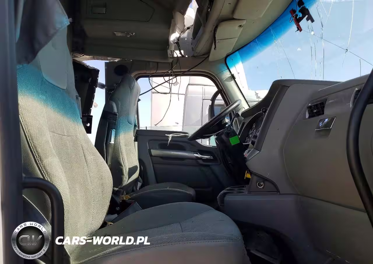 2019 Kenworth T680 Semi Truck VIN:1XKYD49X1KJ230016 - 5