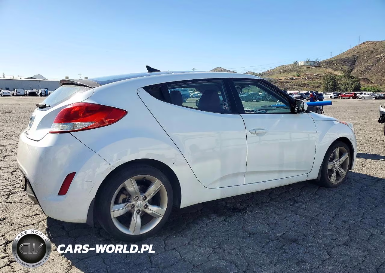 2014 Hyundai Veloster Base VIN:KMHTC6AD3EU194639 - 3