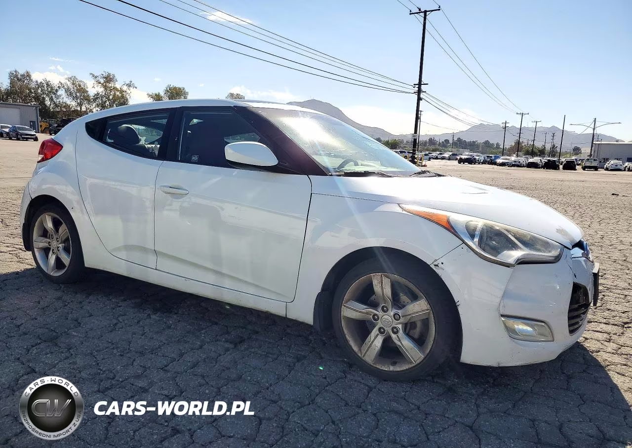 2014 Hyundai Veloster Base VIN:KMHTC6AD3EU194639 - 4