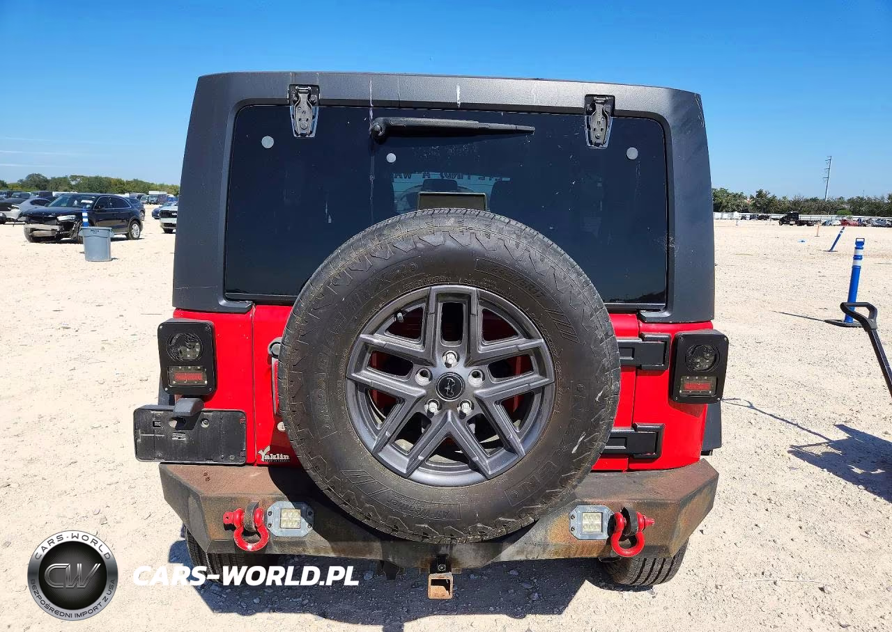 2015 Jeep Wrangler Unlimited Sport VIN:1C4BJWDG4FL523528 - 6