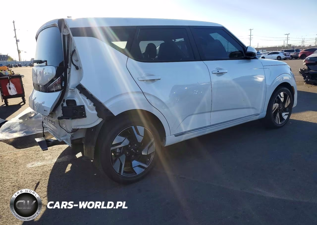 2023 Kia Soul Gt Line VIN:KNDJ53AU6P7861001 - 3