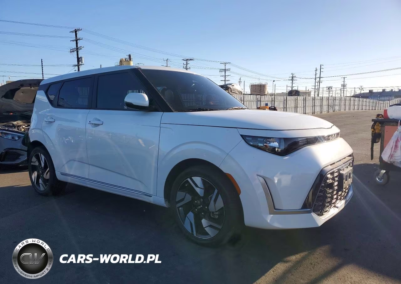 2023 Kia Soul Gt Line VIN:KNDJ53AU6P7861001 - 4