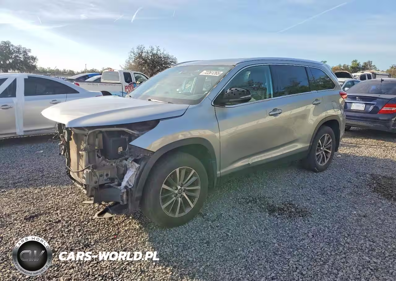 2019 Toyota Highlander Se