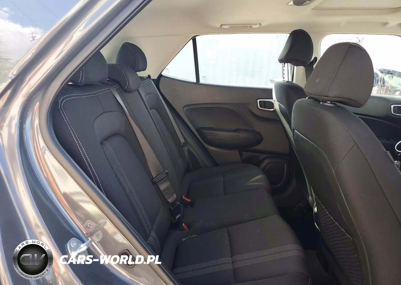 2026 Hyundai Venue Sel VIN:KMHRC8A3XTU446378 - 11