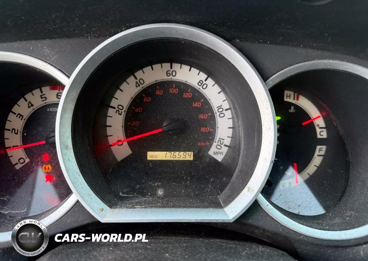 2015 Toyota Tacoma V6 VIN:3TMLU4EN3FM199466 - 8
