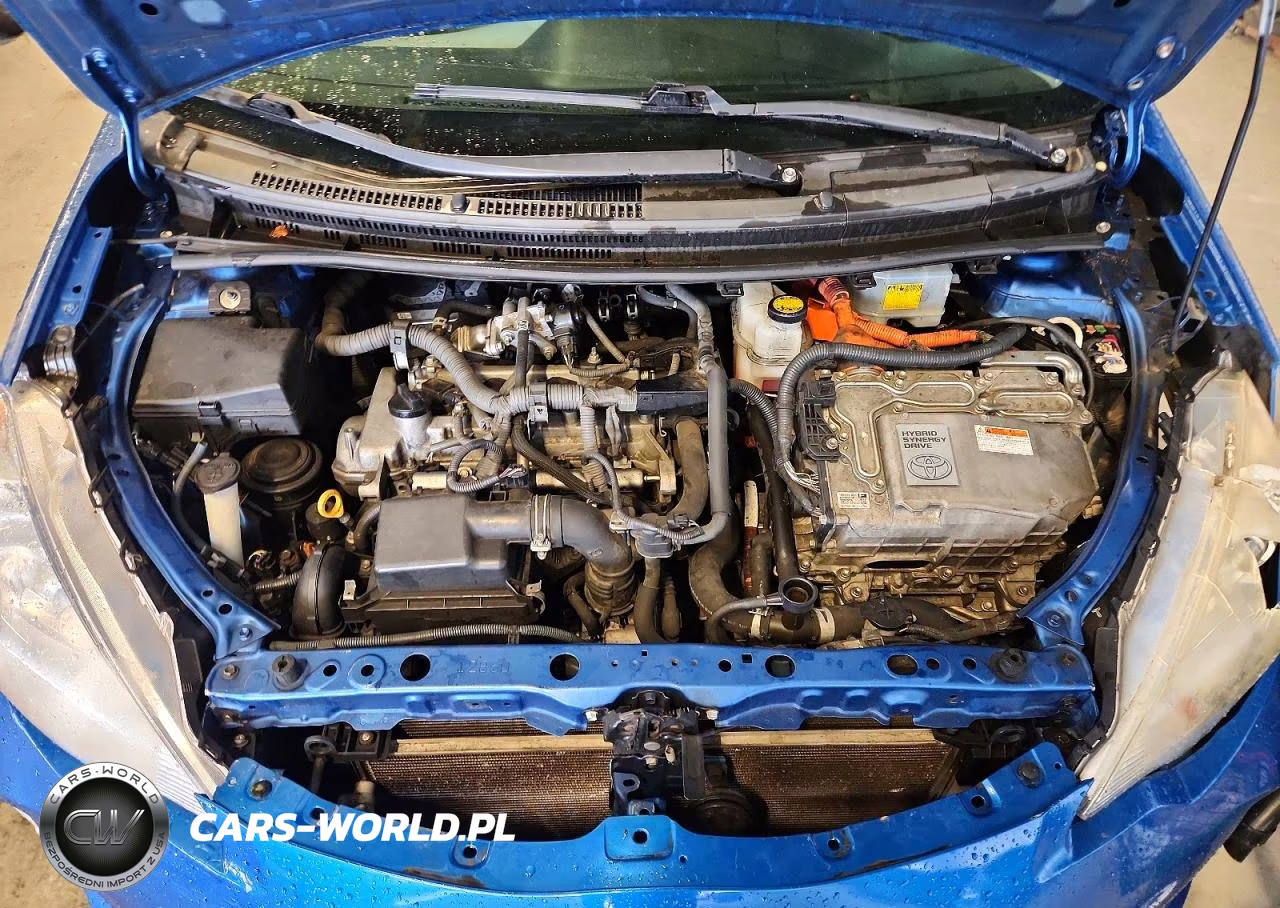2012 Toyota Prius C VIN:JTDKDTB39C1017450 - 11