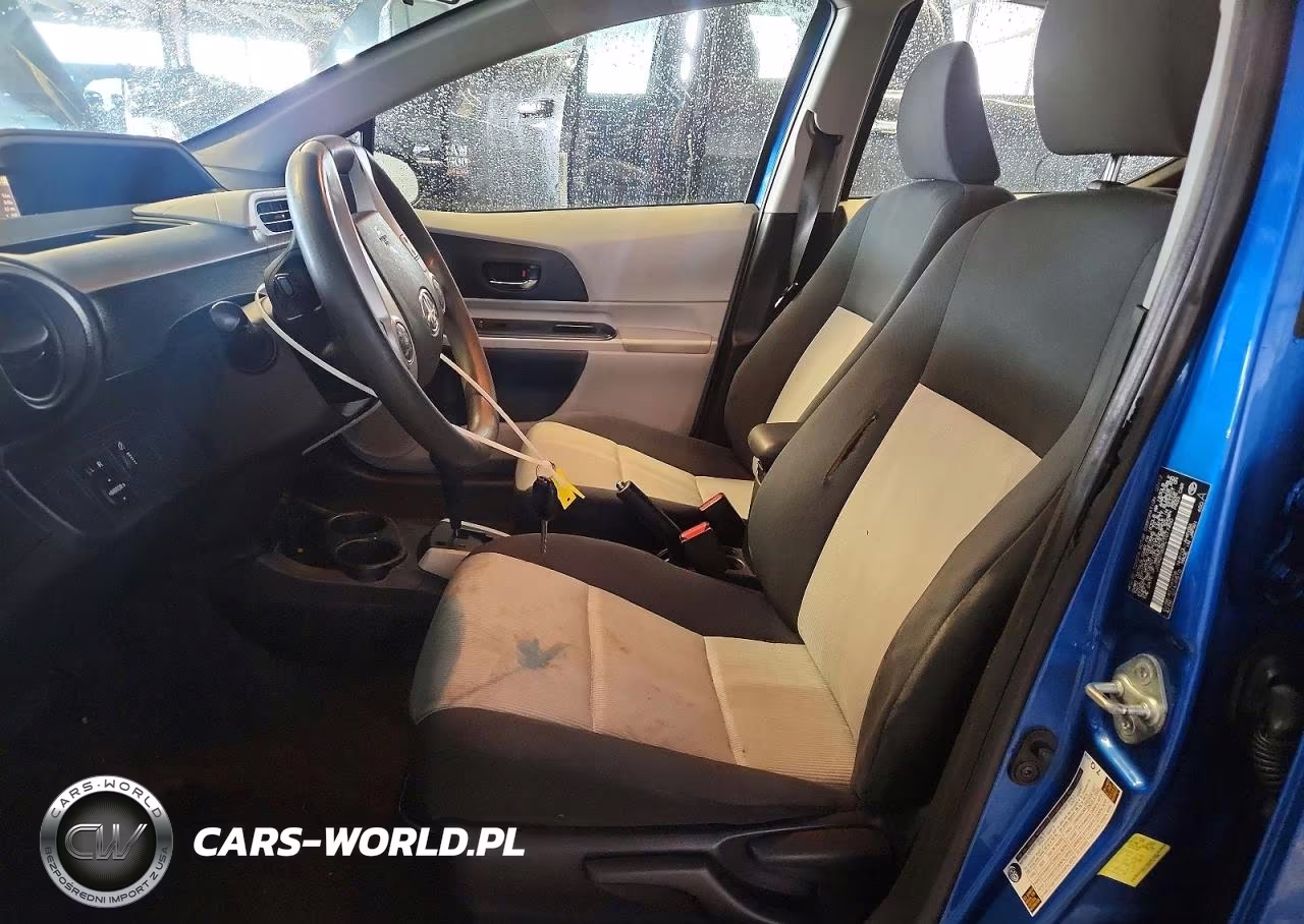 2012 Toyota Prius C VIN:JTDKDTB39C1017450 - 7