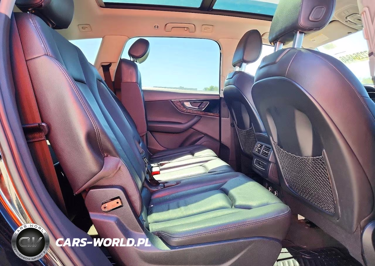 2018 Audi Q7 Premium Plus VIN:WA1LAAF7XJD019986 - 11