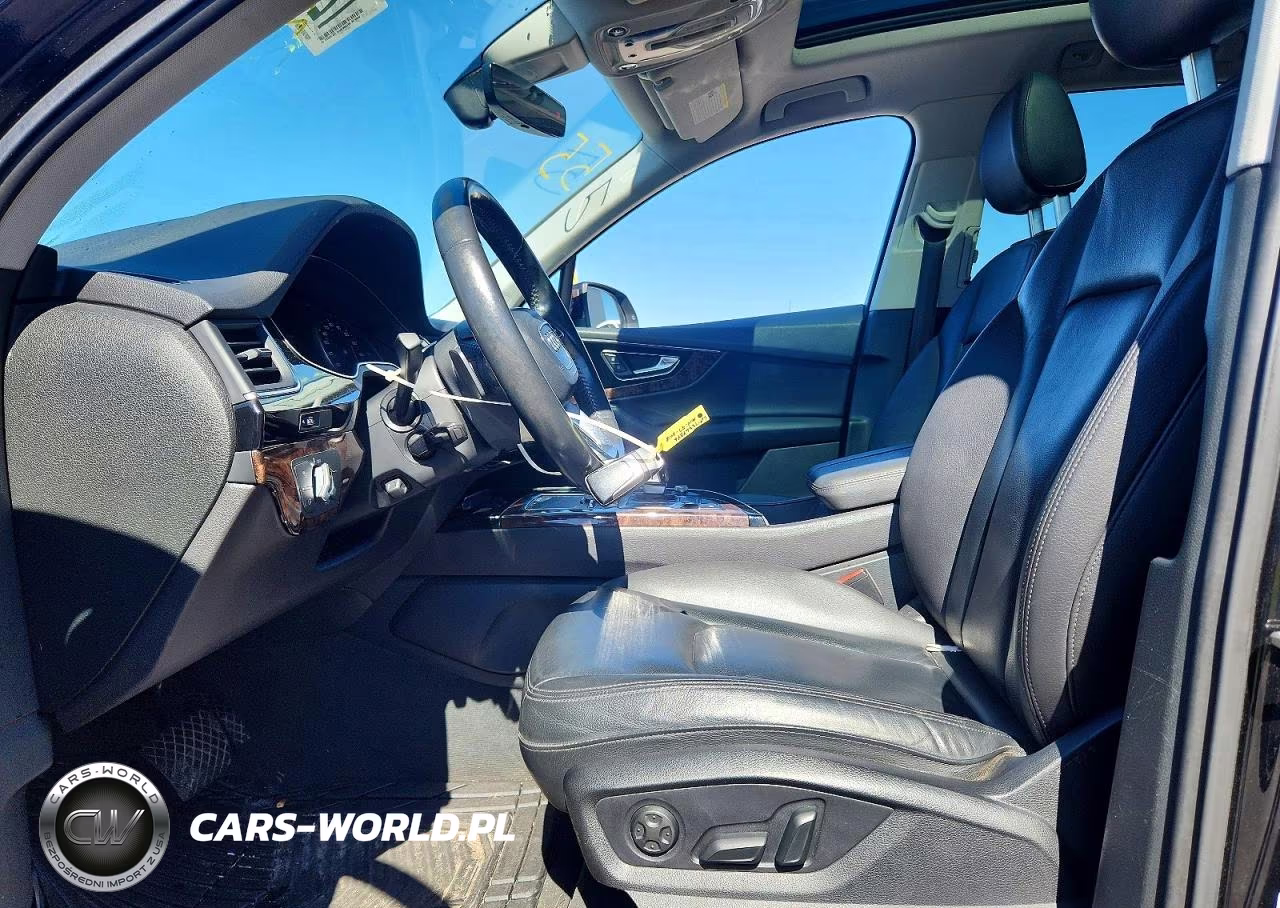 2018 Audi Q7 Premium Plus VIN:WA1LAAF7XJD019986 - 7