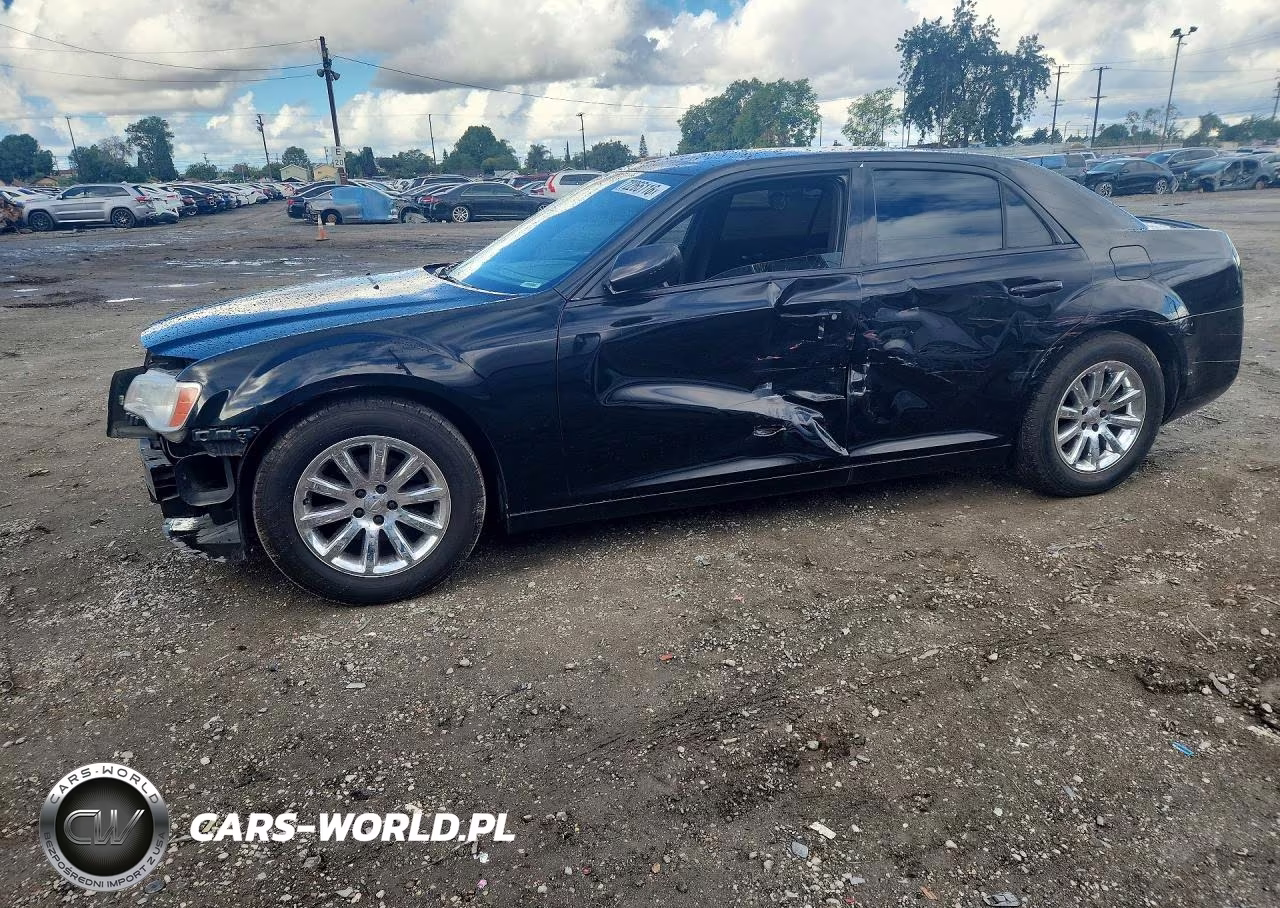 2013 Chrysler 300 VIN:2C3CCAAG3DH598998 - 1