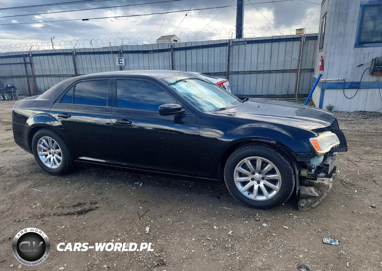 2013 Chrysler 300 VIN:2C3CCAAG3DH598998 - 4