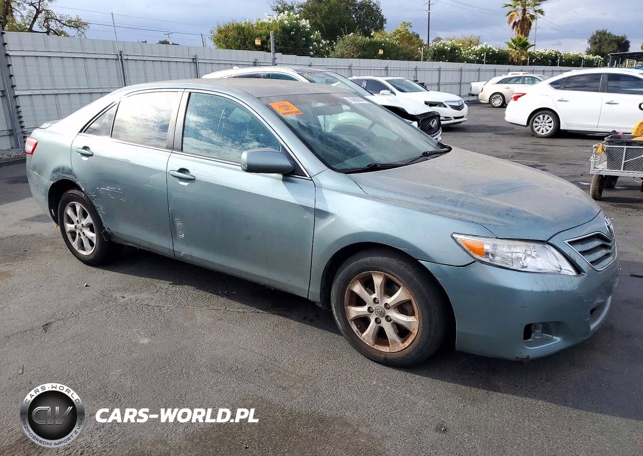2011 Toyota Camry Le VIN:4T1BF3EKXBU774993 - 4