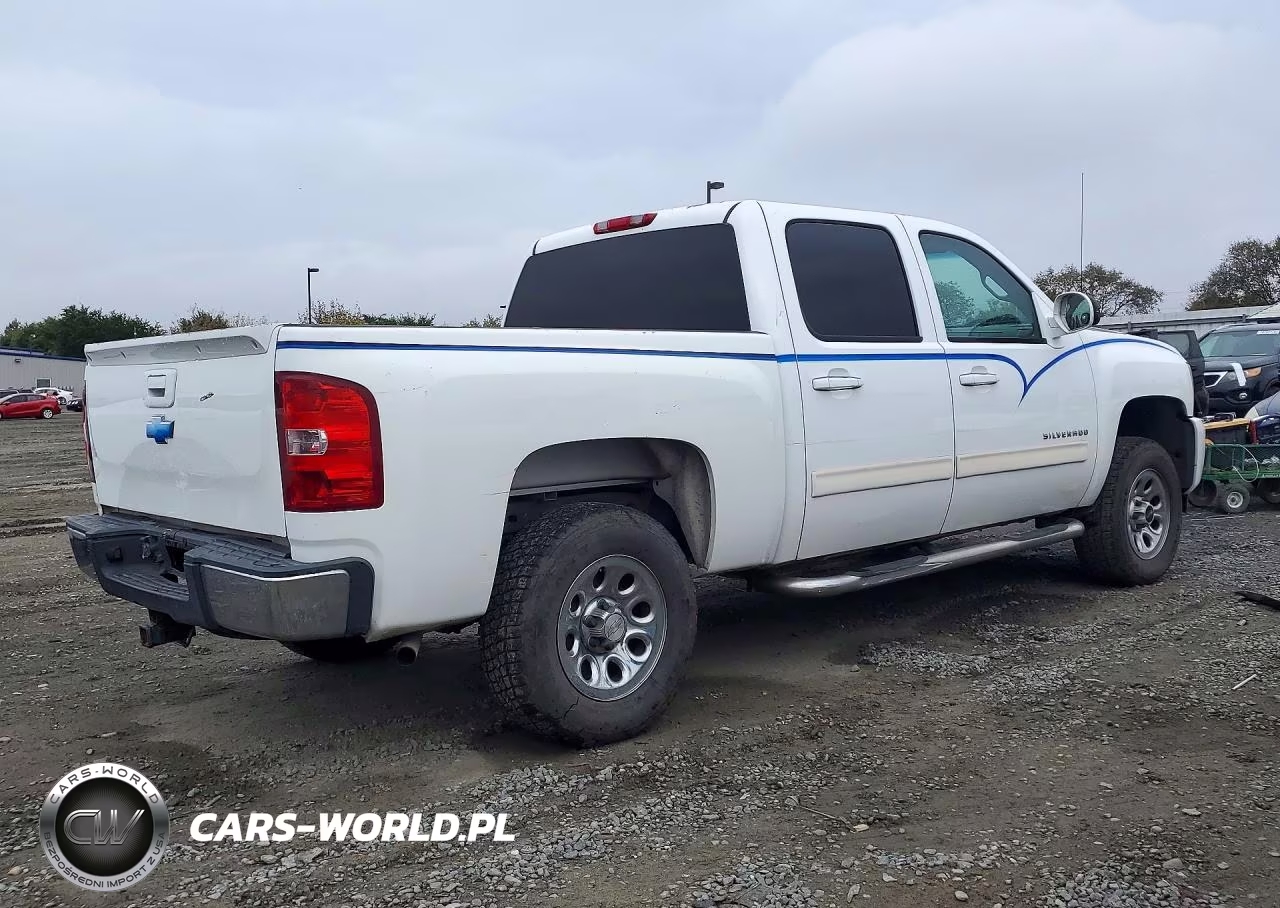 2011 Chevrolet Silverado C1500 Ls VIN:3GCPCREA1BG200735 - 3