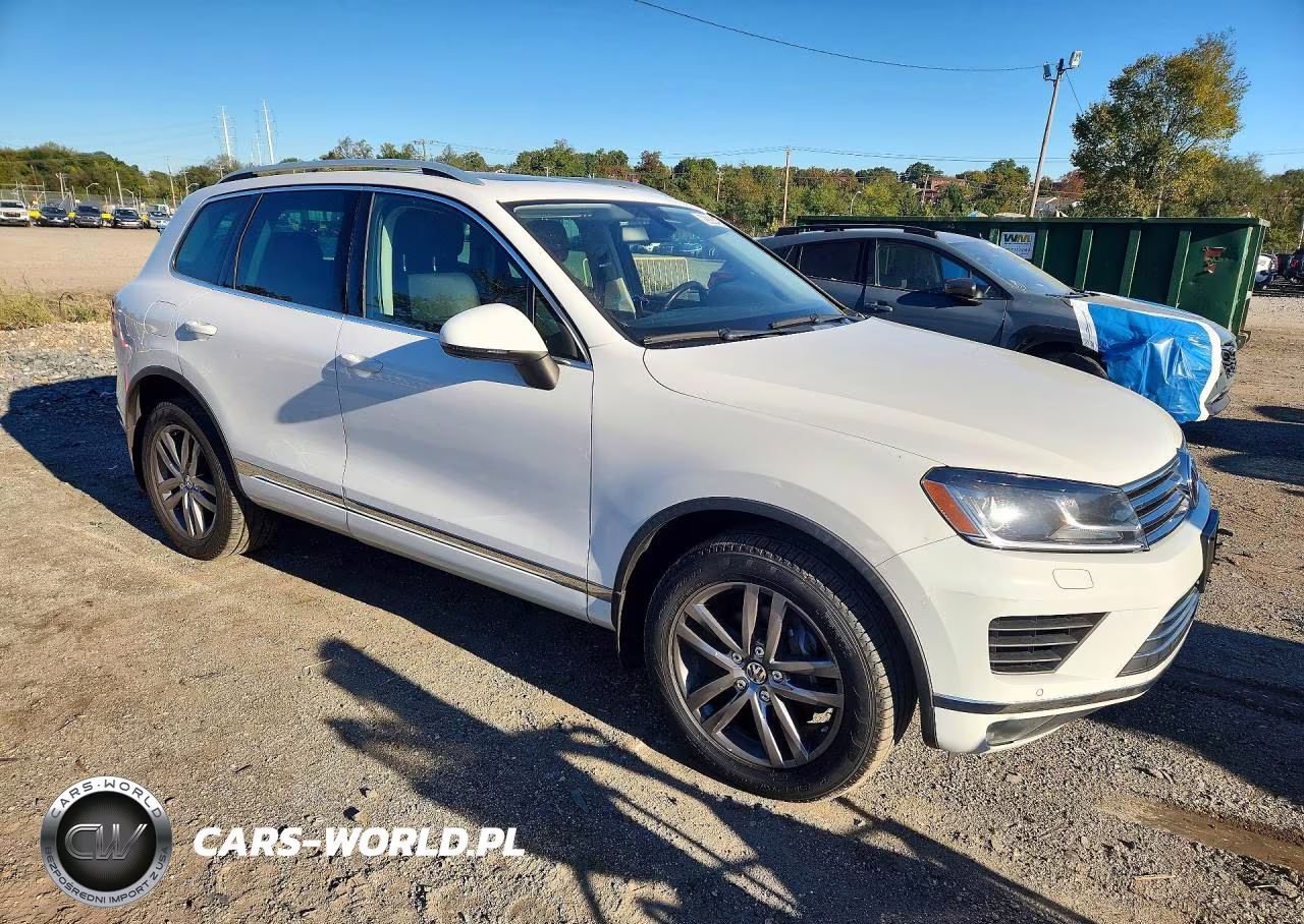 2016 Volkswagen Touareg Sport VIN:WVGEF9BP6GD001297 - 4