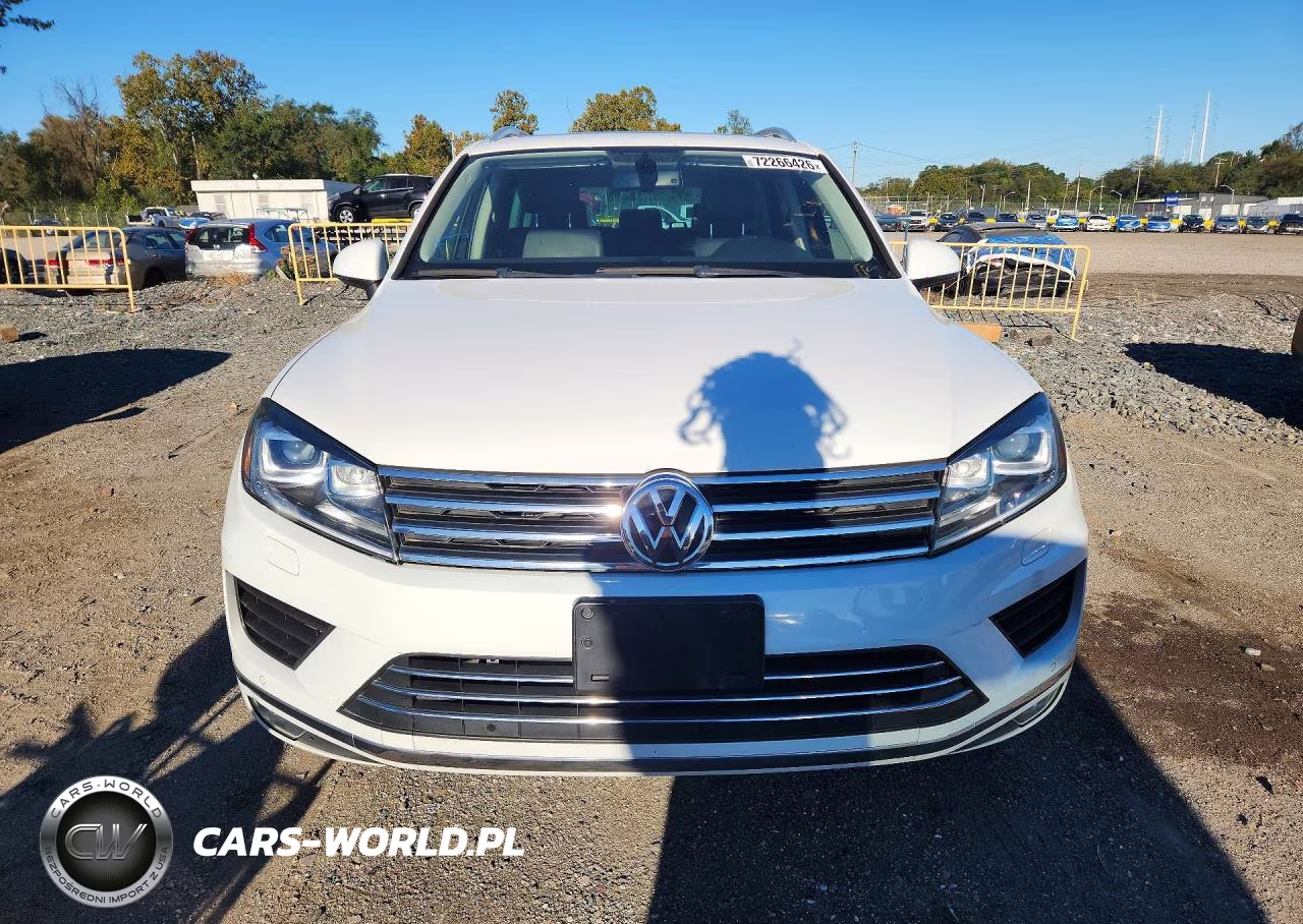 2016 Volkswagen Touareg Sport VIN:WVGEF9BP6GD001297 - 5