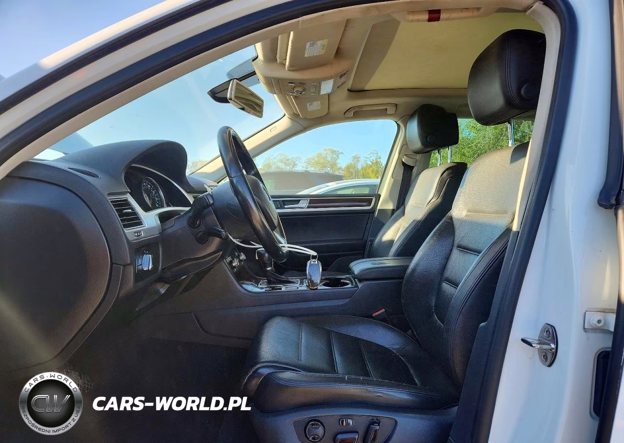 2016 Volkswagen Touareg Sport VIN:WVGEF9BP6GD001297 - 7