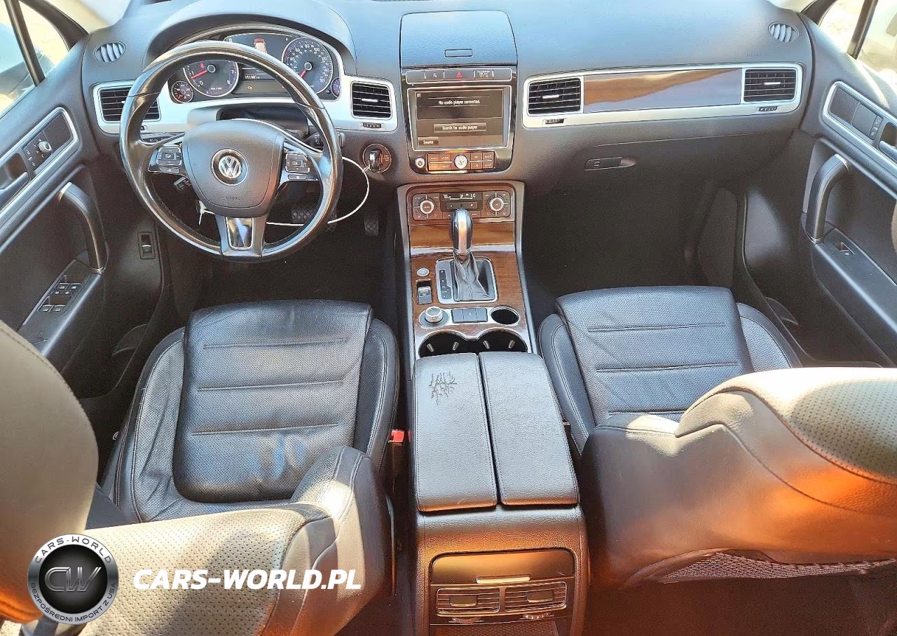 2016 Volkswagen Touareg Sport VIN:WVGEF9BP6GD001297 - 8