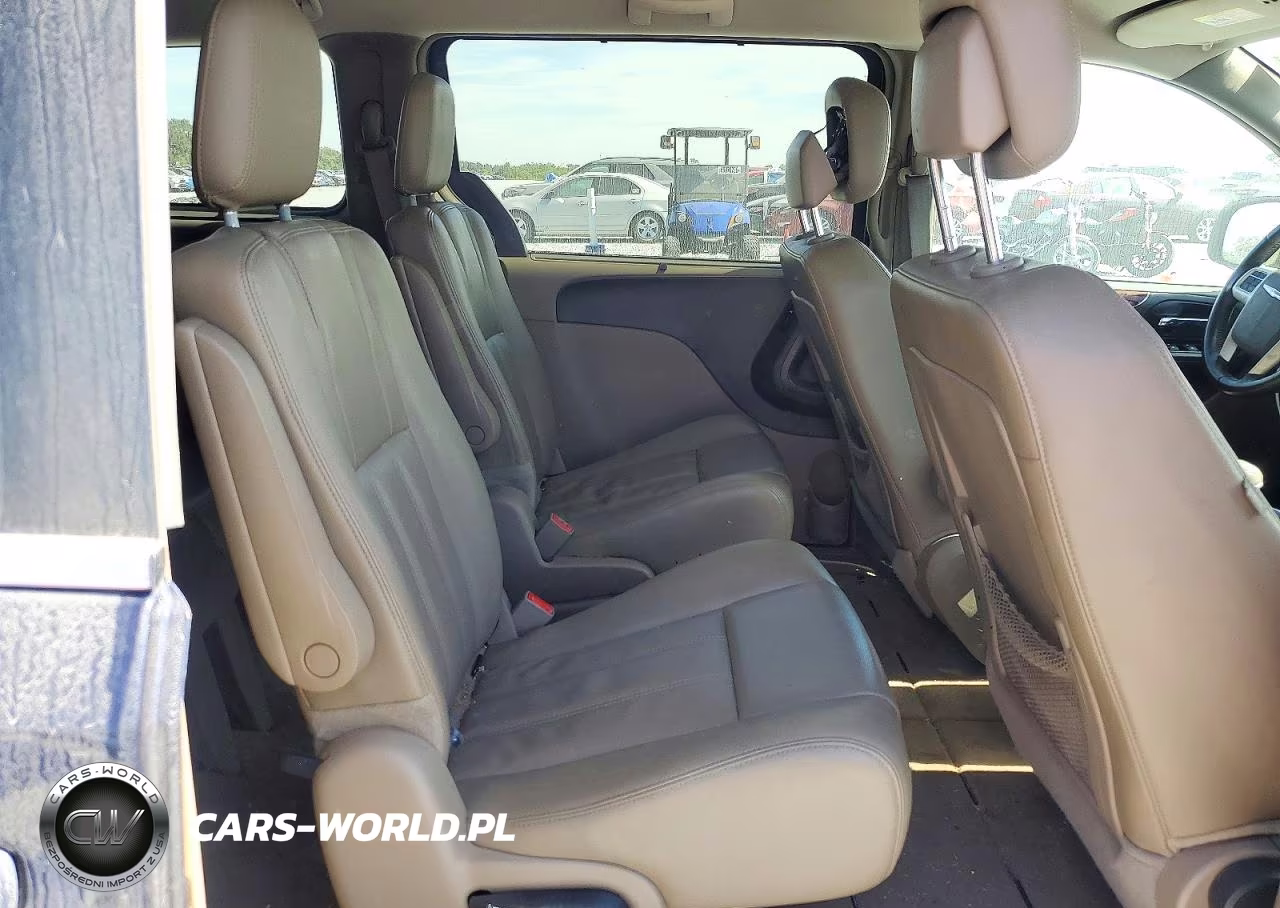 2015 Chrysler Town & Country Touring VIN:2C4RC1BG1FR618912 - 11