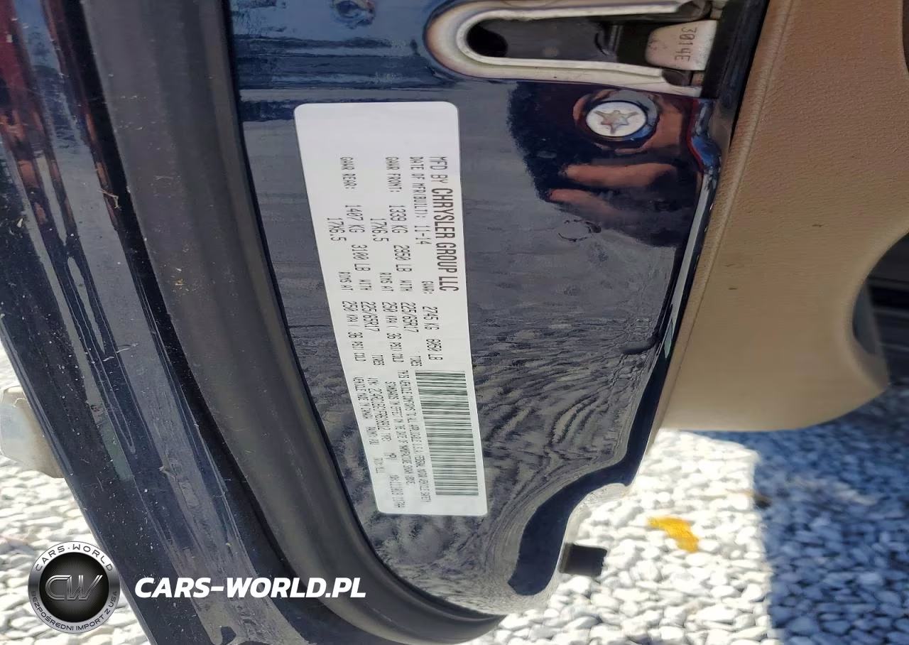 2015 Chrysler Town & Country Touring VIN:2C4RC1BG1FR618912 - 13
