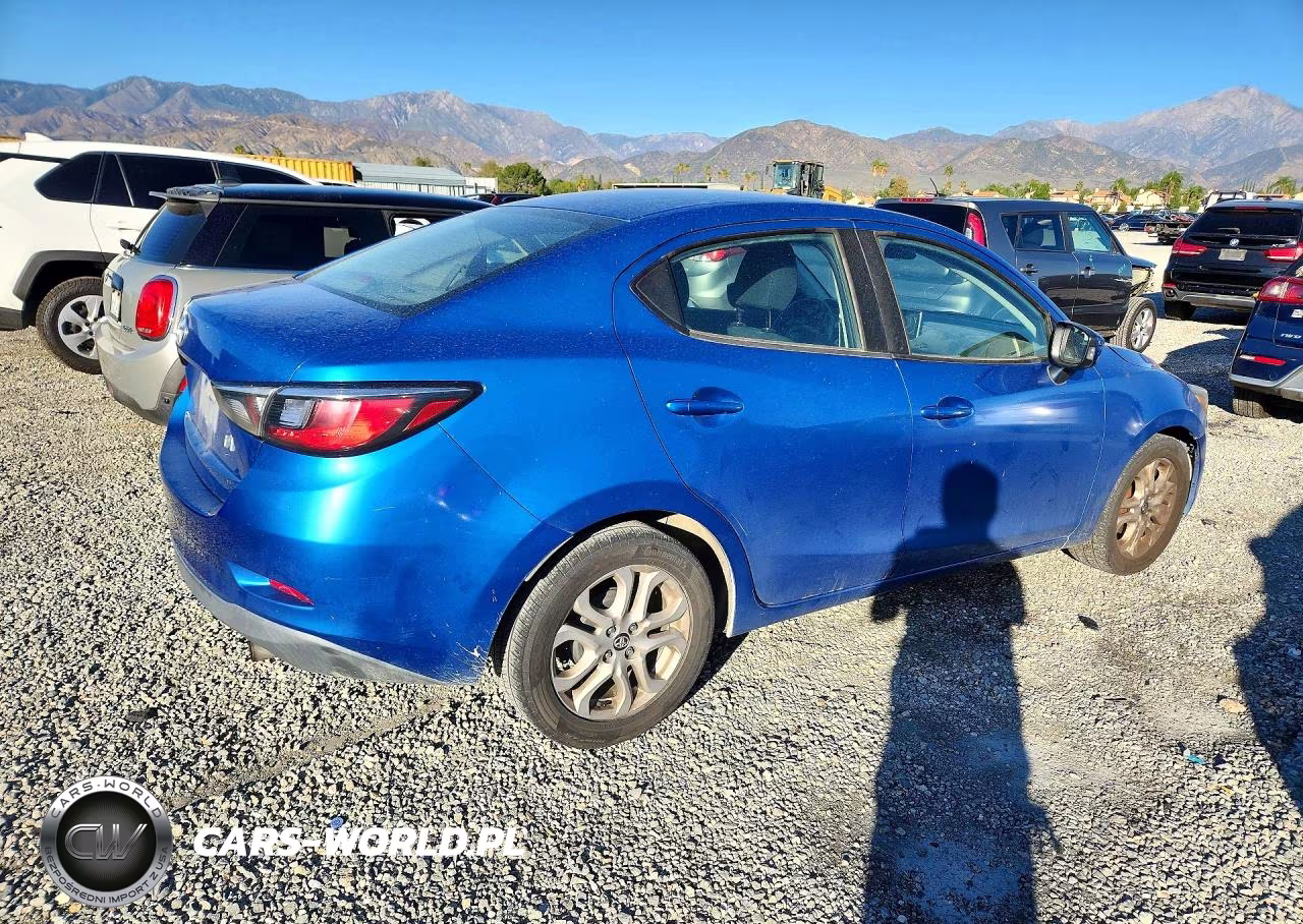 2018 Toyota Yaris Ia Base VIN:3MYDLBYV2JY323396 - 3