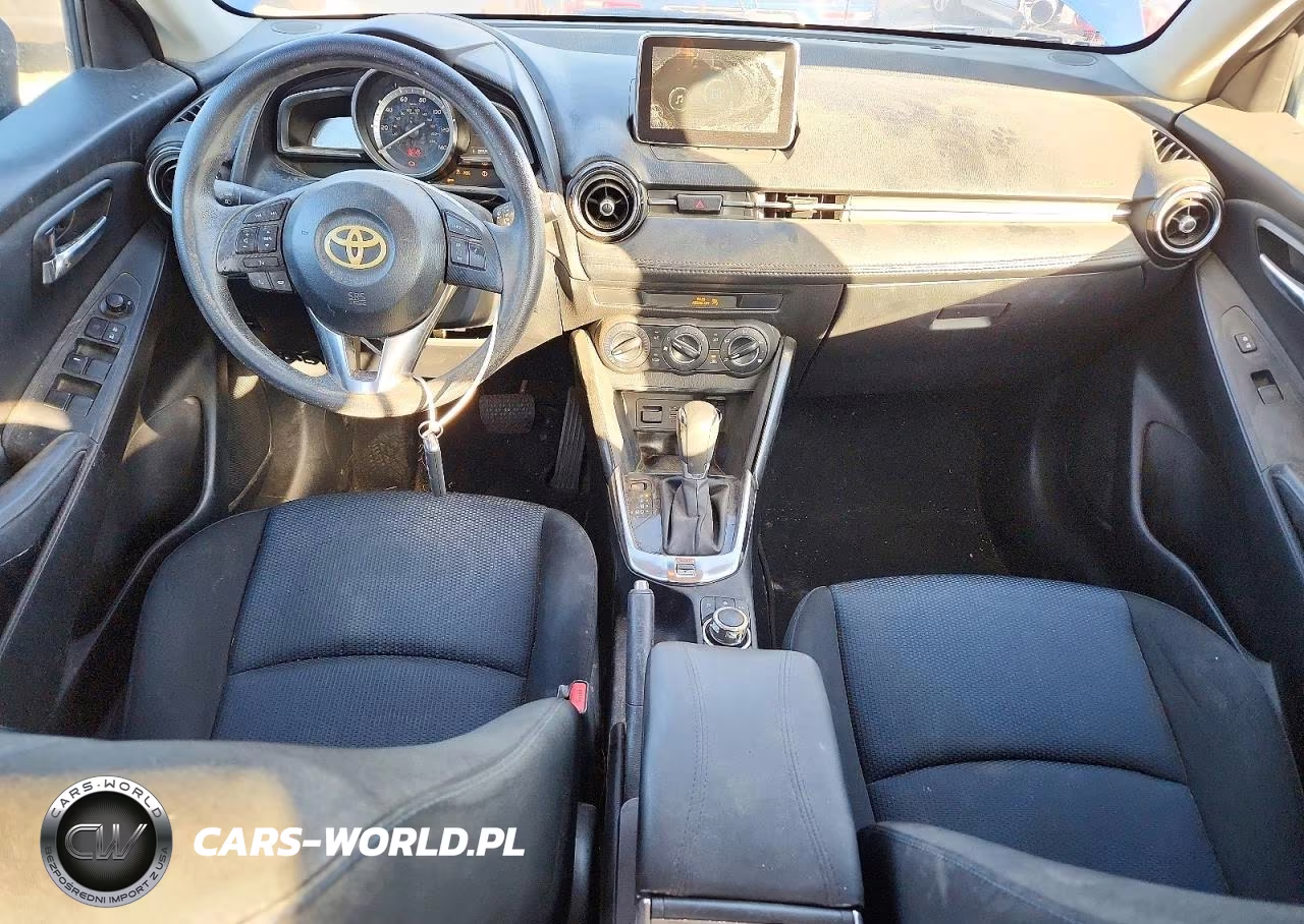 2018 Toyota Yaris Ia Base VIN:3MYDLBYV2JY323396 - 8