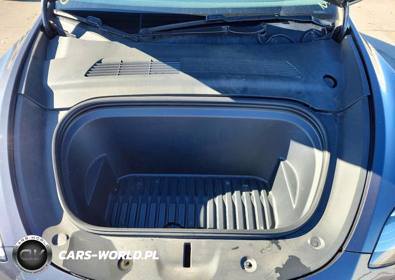 2020 Tesla Model Y VIN:5YJYGDEE3LF052044 - 11