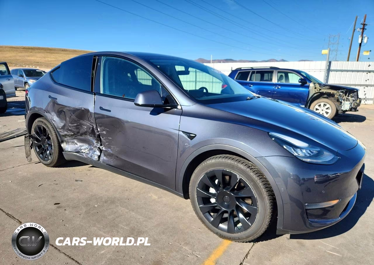 2020 Tesla Model Y VIN:5YJYGDEE3LF052044 - 4