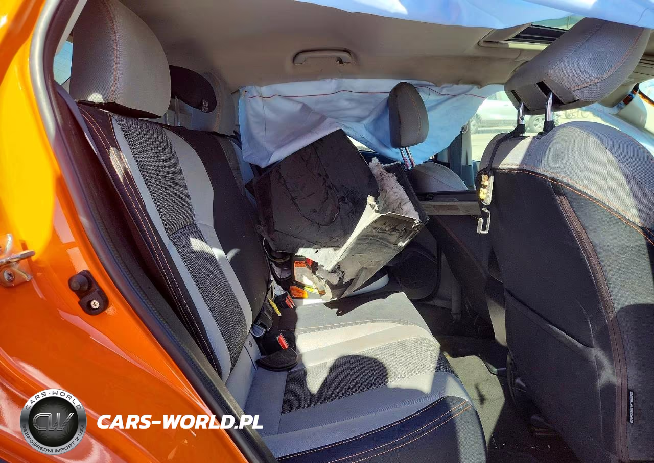 2019 Subaru Crosstrek Premium VIN:JF2GTAEC4K8253844 - 11