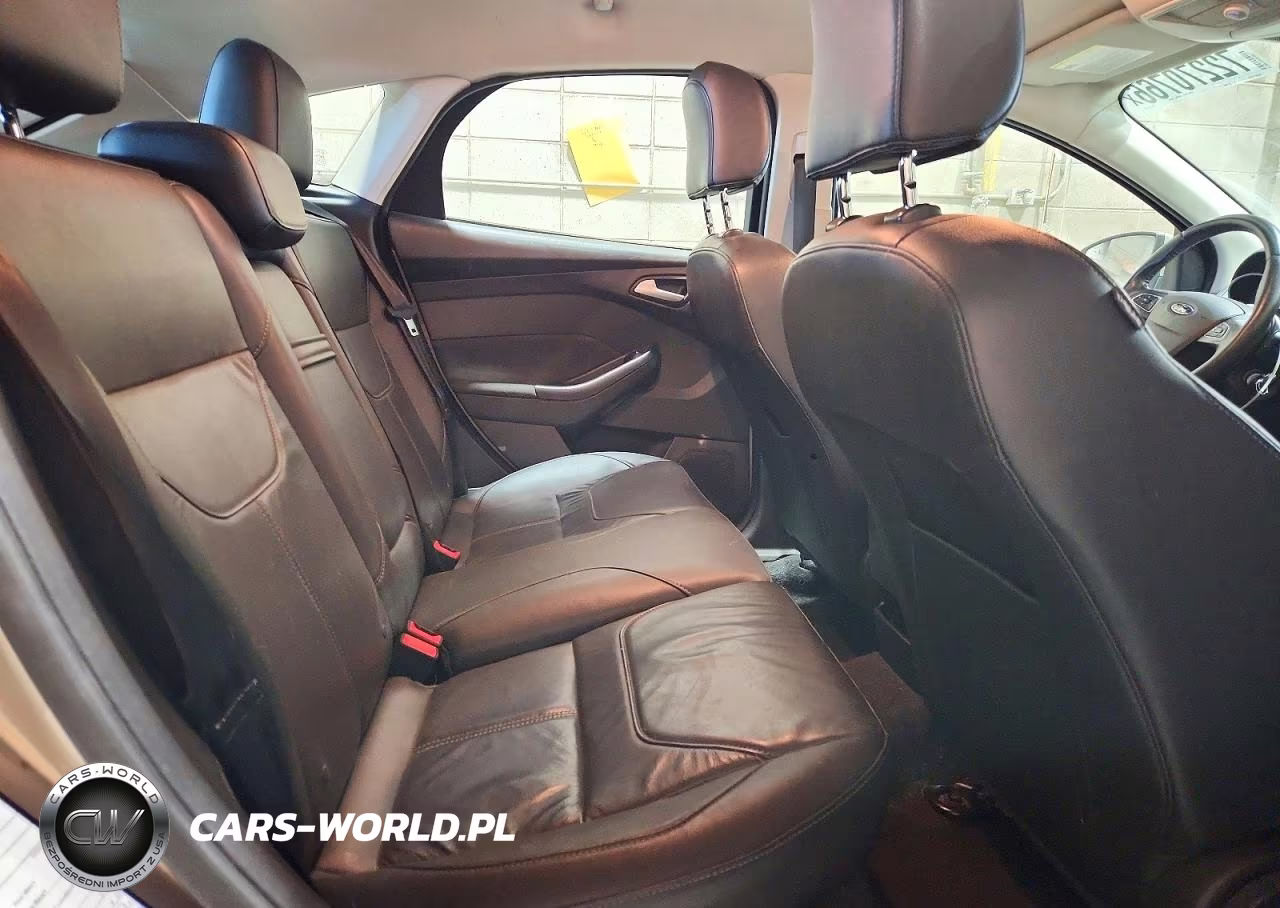2015 Ford Focus Se VIN:1FADP3K24FL234409 - 10