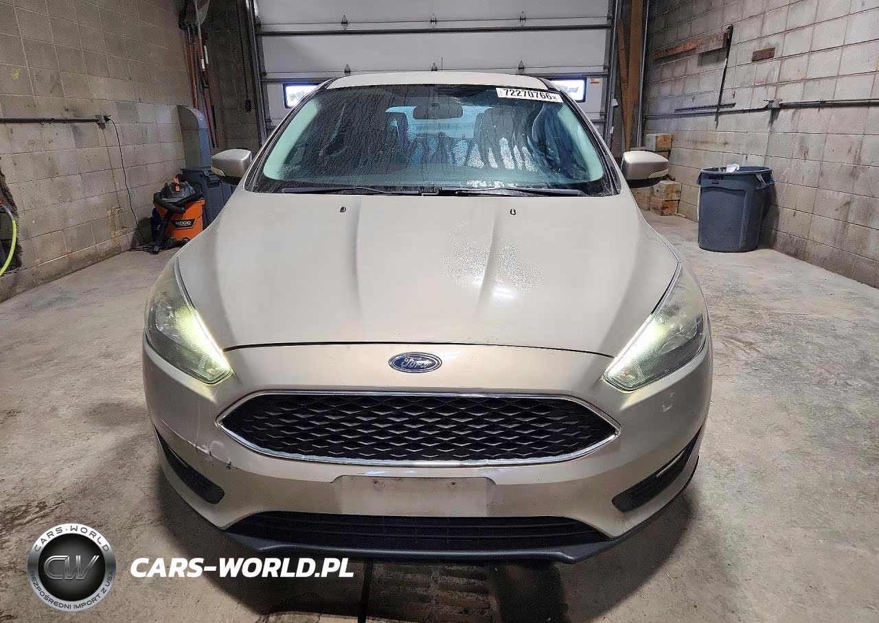 2015 Ford Focus Se VIN:1FADP3K24FL234409 - 5